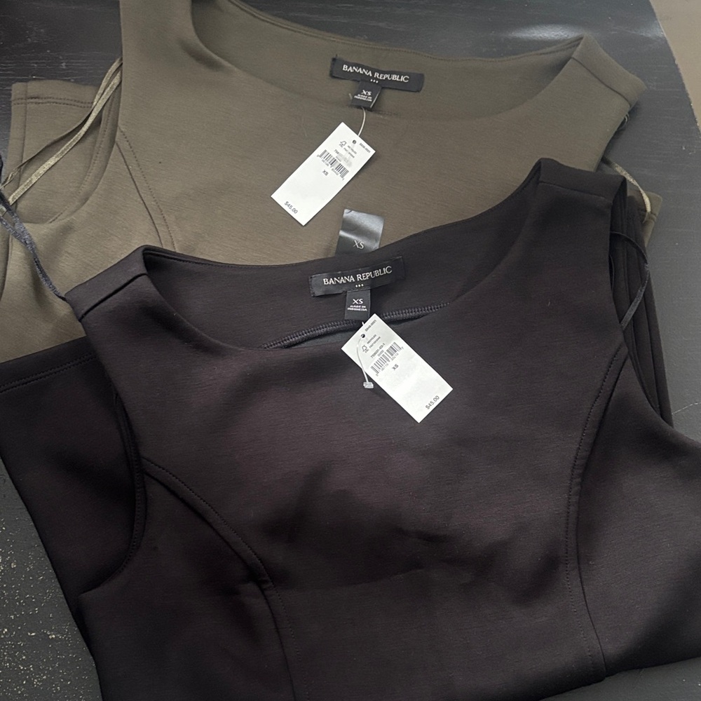 2 pack- Banana Republic Women's Black and Olive Tank Tops